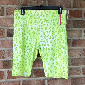 Tommy Hilfiger green animal print active High Rise shorts NWT Women Large